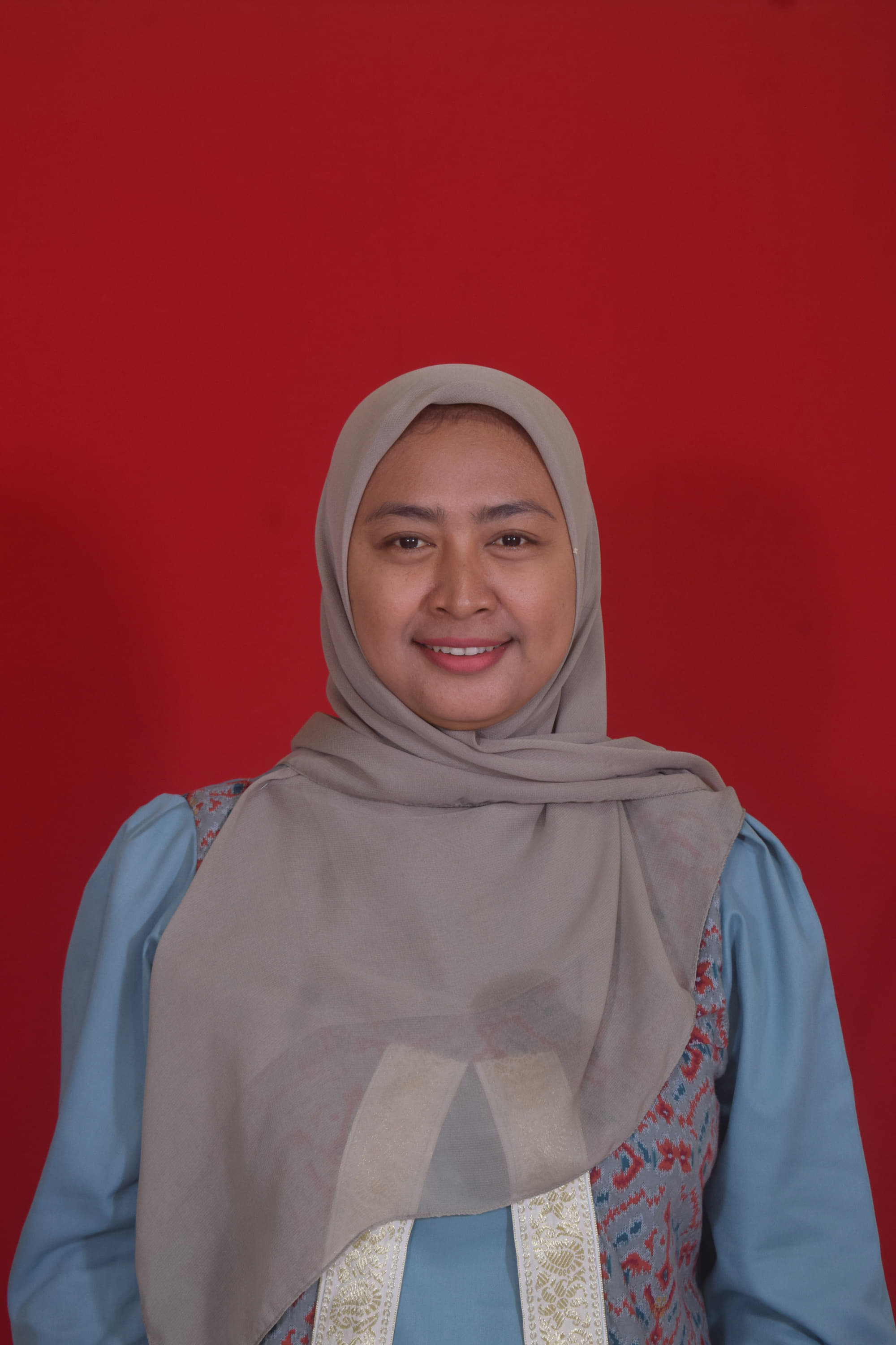 Dwi Lestari, S.Pd.,Gr